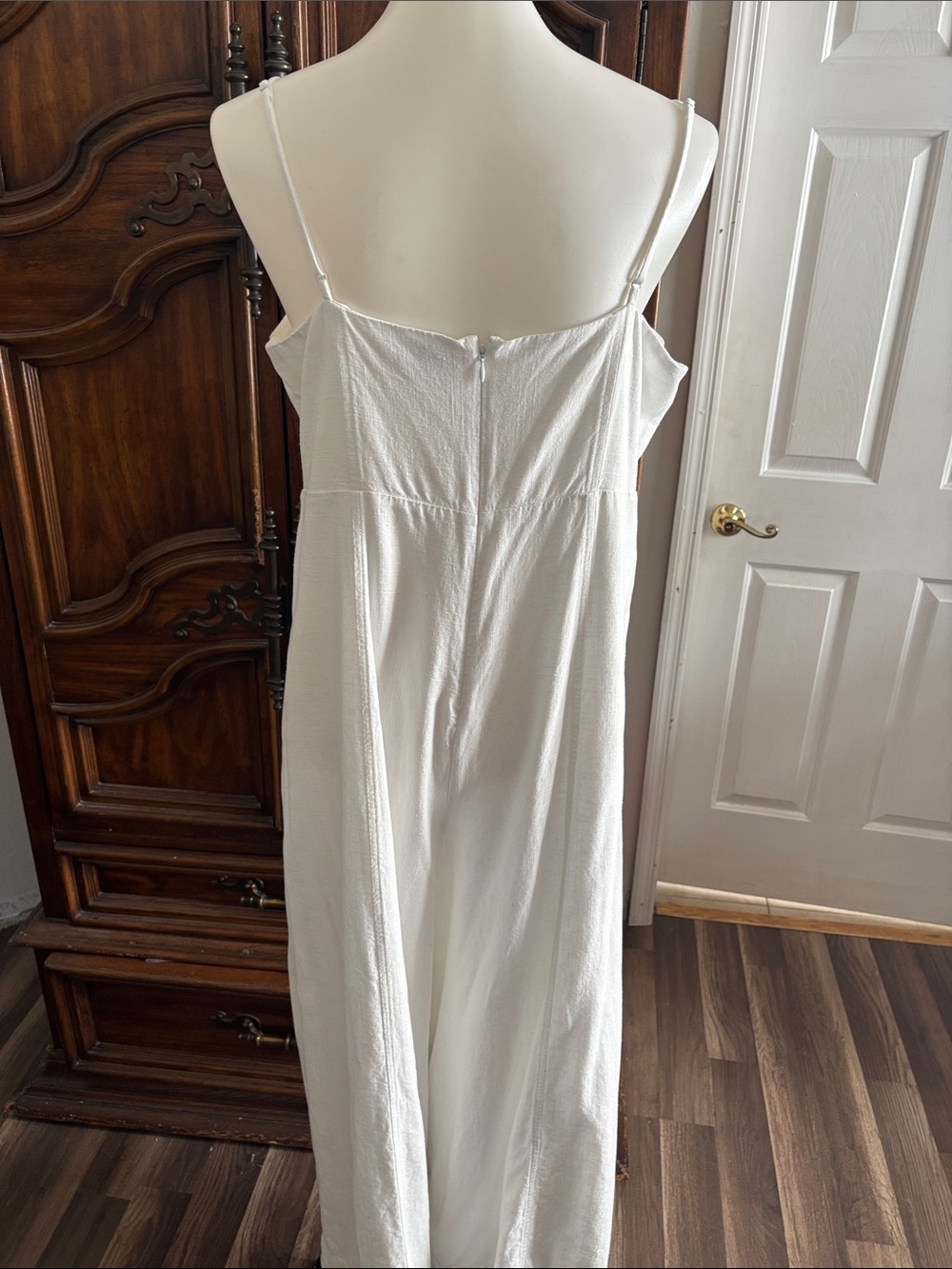 Express wide leg V neck jumpsuit - Picture 5 of 14